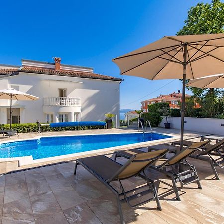 Villa Garden Apartment With Pool オパティヤ エクステリア 写真