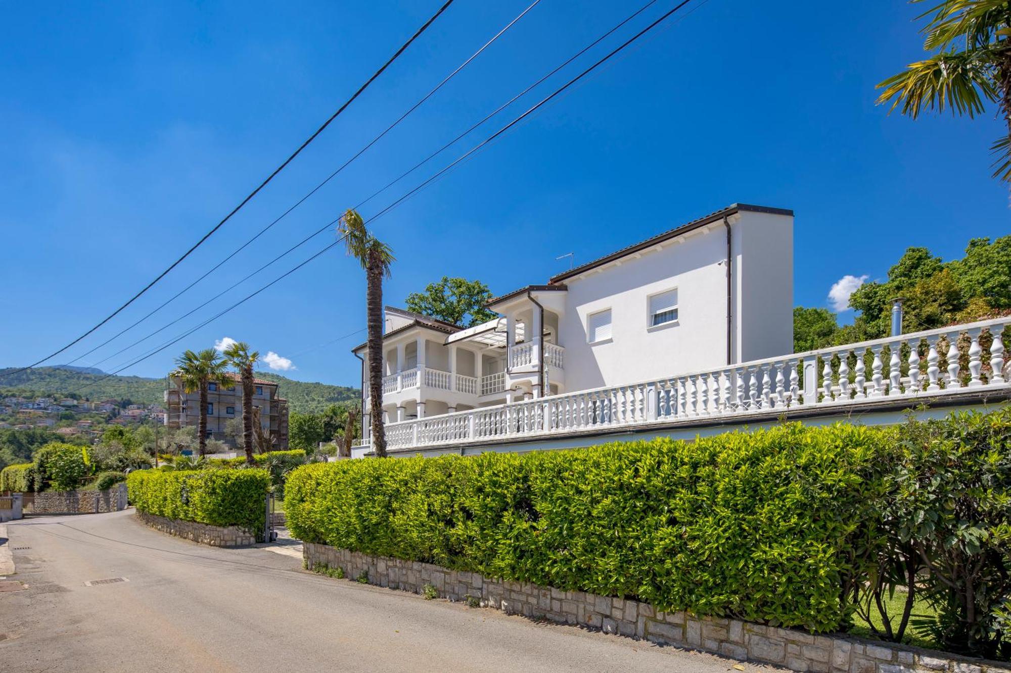 Villa Garden Apartment With Pool オパティヤ エクステリア 写真