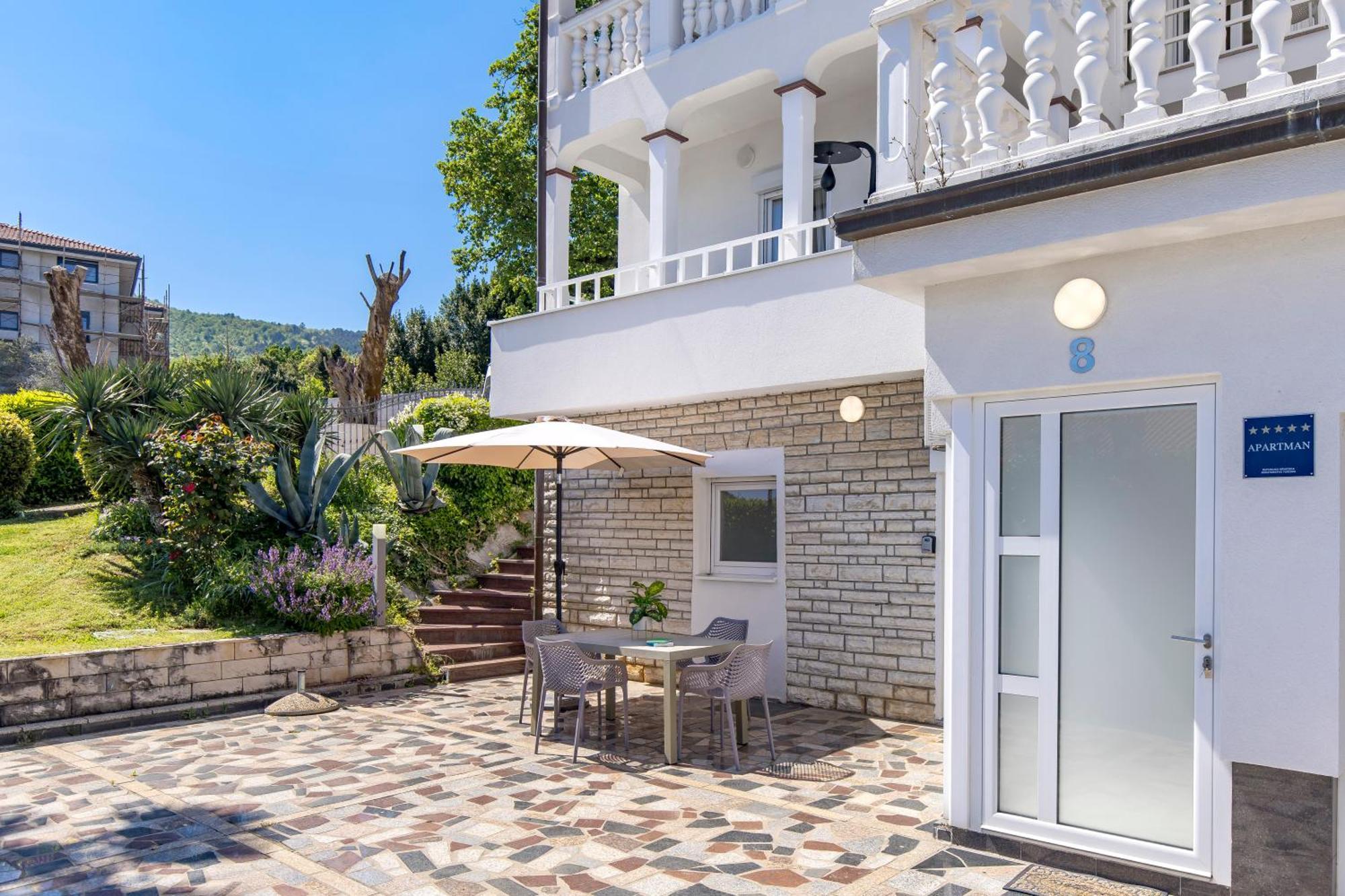 Villa Garden Apartment With Pool オパティヤ エクステリア 写真